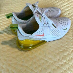 Nike air 270 9.5 tennis shoes
